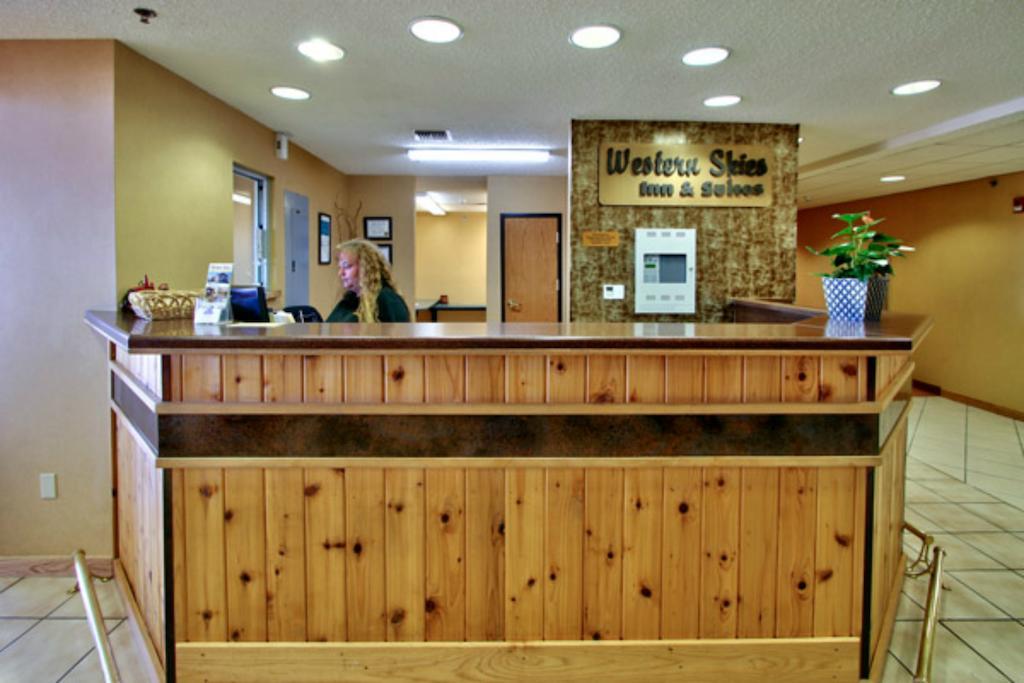 Western Skies Inn&Suites Los Lunas Exterior foto